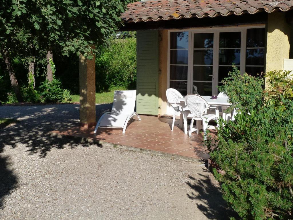 Le Mas Du Pere La Motte  Ruang foto
