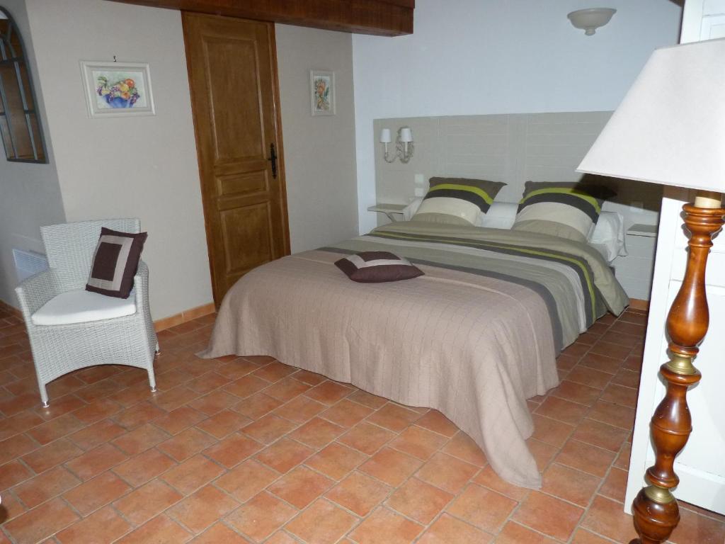 Le Mas Du Pere La Motte  Ruang foto
